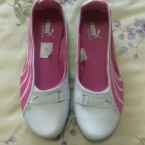 Female puma shoes/ sandals